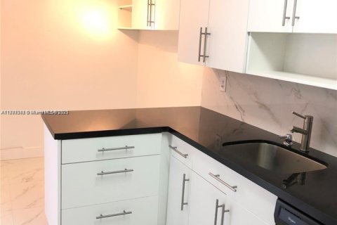 Снять в аренду кондоминиум в Авентура, Флорида 2 спальни, 116.22м2, № 1737924 - фото 14