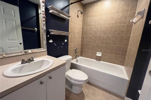 House in Cape Coral, Florida 3 bedrooms, 168.9 sq.m. № 1544182 - photo 9