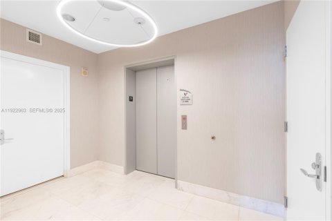 Copropriété à louer à Sunny Isles Beach, Floride: 1 chambre, 79.71 m2 № 1976889 - photo 22