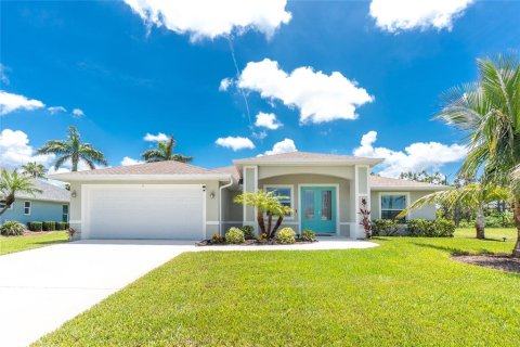 House in Rotonda, Florida 3 bedrooms, 160.81 sq.m. № 1827229 - photo 1