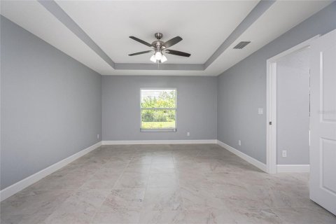 House in Rotonda, Florida 3 bedrooms, 160.81 sq.m. № 1827229 - photo 13