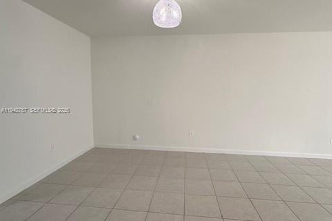 Casa en venta en Homestead, Florida, 5 dormitorios, 276.29 m2 № 1997803 - foto 4