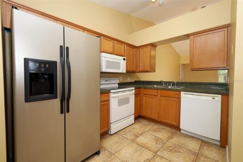 Condo in Oviedo, Florida, 2 bedrooms  № 2142790 - photo 14