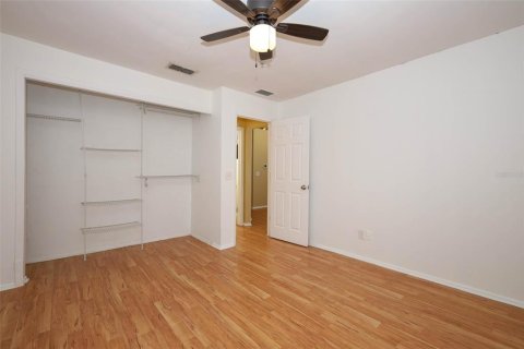 Condo in Oviedo, Florida, 2 bedrooms  № 2142790 - photo 24