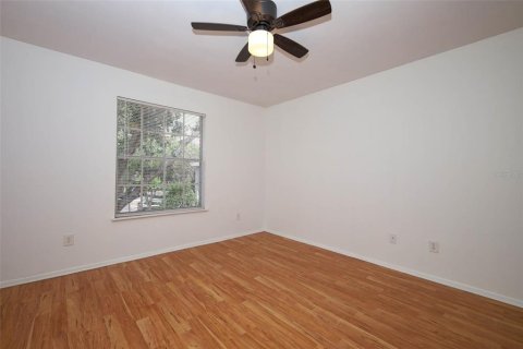 Condo in Oviedo, Florida, 2 bedrooms  № 2142790 - photo 23