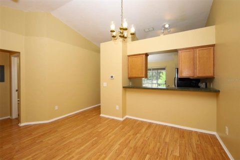 Condo in Oviedo, Florida, 2 bedrooms  № 2142790 - photo 11