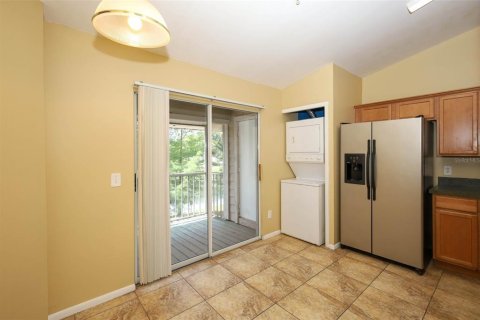 Condo in Oviedo, Florida, 2 bedrooms  № 2142790 - photo 12