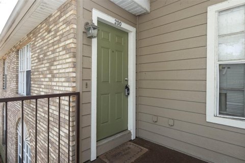 Condo in Oviedo, Florida, 2 bedrooms  № 2142790 - photo 2