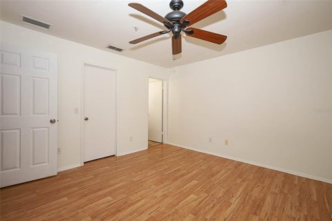 Condo in Oviedo, Florida, 2 bedrooms  № 2142790 - photo 18
