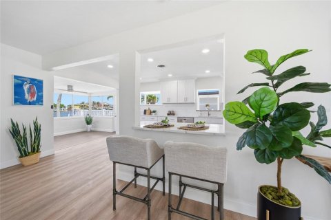Купить виллу или дом в Редингтон-Бич, Флорида 5 комнат, 145.21м2, № 2092558 - фото 21