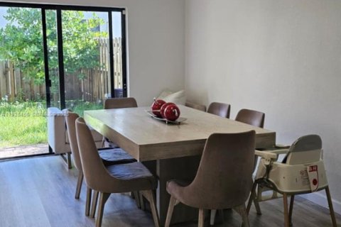 Touwnhouse à louer à Homestead, Floride: 3 chambres, 149.76 m2 № 1984005 - photo 7