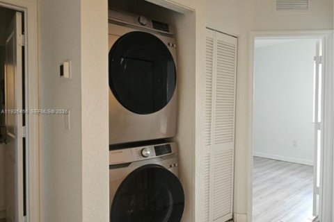 Townhouse in Homestead, Florida 3 bedrooms, 149.76 sq.m. № 1984005 - photo 30