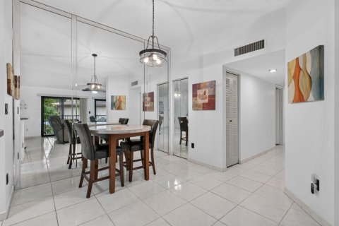 Condo à Tamarac, Floride, 2 chambres  № 2303453