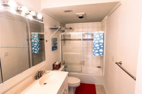 Condo in Sunny Isles Beach, Florida, 2 bedrooms  № 1730698 - photo 20