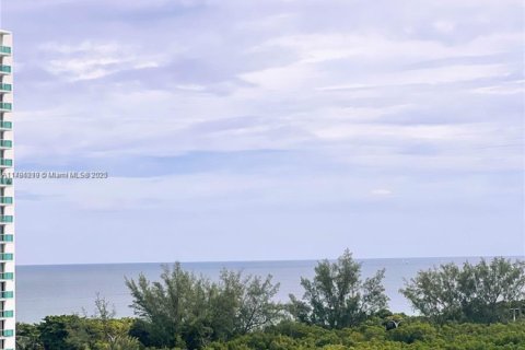 Condo in Sunny Isles Beach, Florida, 2 bedrooms  № 1730698 - photo 5