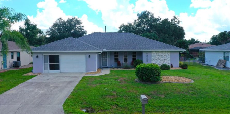 Villa ou maison à Port Charlotte, Floride 3 chambres, 151.43 m2 № 2425360