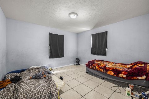 Commercial property in Tampa, Florida 4 bedrooms, 153.85 sq.m. № 2116877 - photo 19