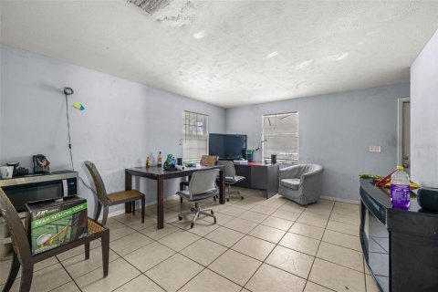 Commercial property in Tampa, Florida 4 bedrooms, 153.85 sq.m. № 2116877 - photo 8