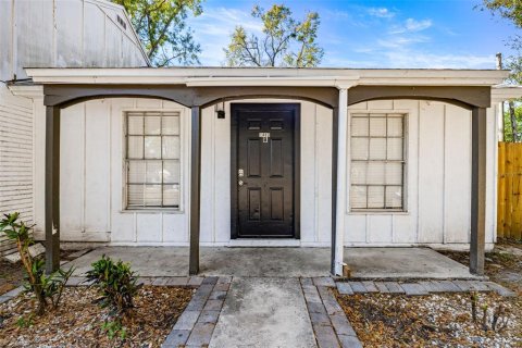 Commercial property in Tampa, Florida 4 bedrooms, 153.85 sq.m. № 2116877 - photo 22