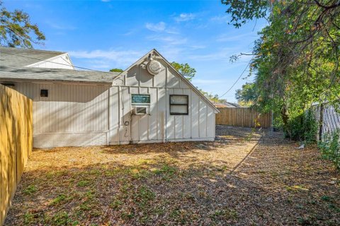 Commercial property in Tampa, Florida 4 bedrooms, 153.85 sq.m. № 2116877 - photo 5