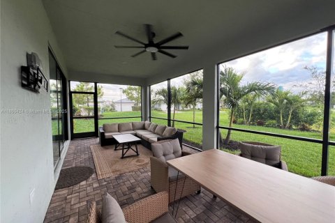 House in Oakland Park, Florida 4 bedrooms, 197.88 sq.m. № 1864808 - photo 11