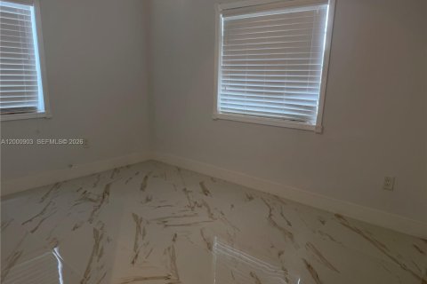 Снять в аренду виллу или дом в Майами, Флорида 2 спальни, 128.39м2, № 2066370 - фото 11