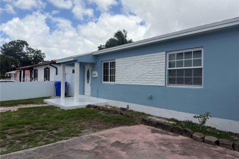 Дом в Майами, Флорида 2 спальни, 128.39м2 № 2066370