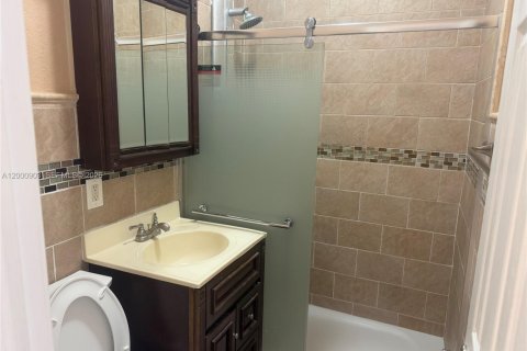 Снять в аренду виллу или дом в Майами, Флорида 2 спальни, 128.39м2, № 2066370 - фото 13