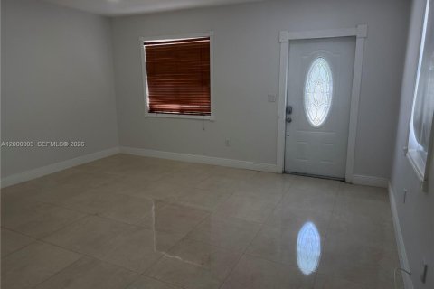 Снять в аренду виллу или дом в Майами, Флорида 2 спальни, 128.39м2, № 2066370 - фото 5