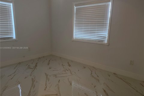 Снять в аренду виллу или дом в Майами, Флорида 2 спальни, 128.39м2, № 2066370 - фото 10
