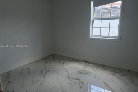 Снять в аренду виллу или дом в Майами, Флорида 2 спальни, 128.39м2, № 2066370 - фото 12