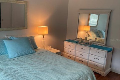 Condo in Clearwater, Florida, 2 bedrooms № 2110822 - photo 12