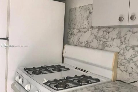 Condominio en venta en Miami Beach, Florida, 37.72 m2 № 1981041 - foto 6