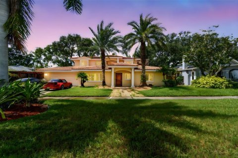 Villa ou maison à vendre à Clearwater, Floride: 5 chambres, 390.75 m2 № 1832053 - photo 2