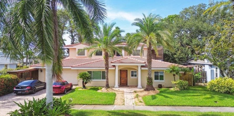 Villa ou maison à Clearwater, Floride 5 chambres, 390.75 m2 № 1832053