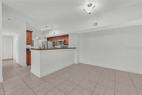 Снять в аренду кондоминиум в Нейплс, Флорида 5 комнат, 139.35м2, № 2114898 - фото 16