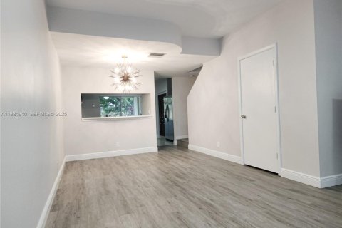 Adosado en alquiler en Weston, Florida, 2 dormitorios, 103.12 m2 № 1983126 - foto 7