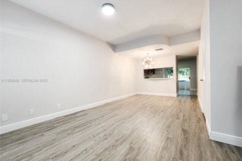 Adosado en alquiler en Weston, Florida, 2 dormitorios, 103.12 m2 № 1983126 - foto 5