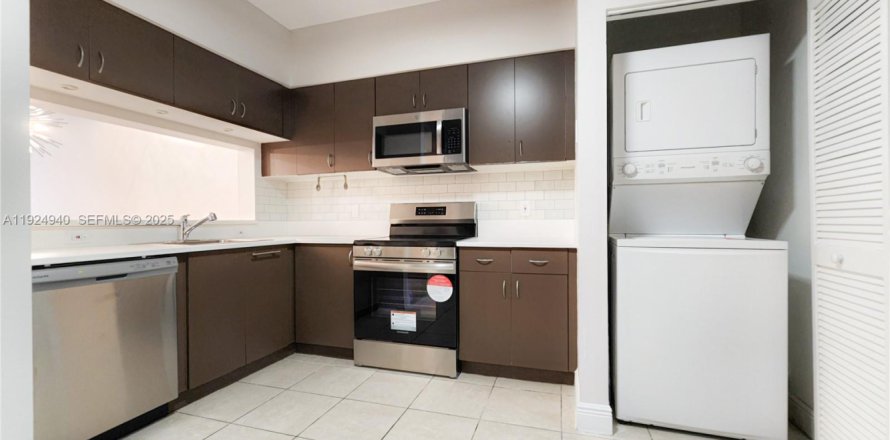 Adosado en Weston, Florida 2 dormitorios, 103.12 m2 № 1983126