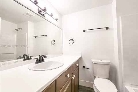 Adosado en alquiler en Weston, Florida, 2 dormitorios, 103.12 m2 № 1983126 - foto 13