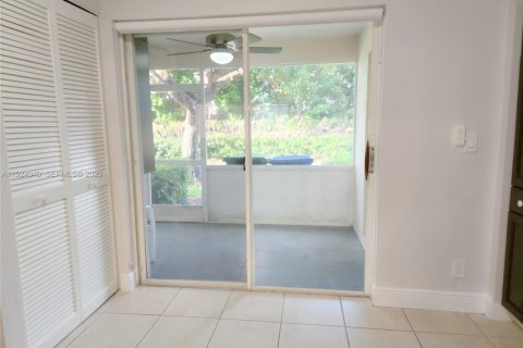 Adosado en alquiler en Weston, Florida, 2 dormitorios, 103.12 m2 № 1983126 - foto 17