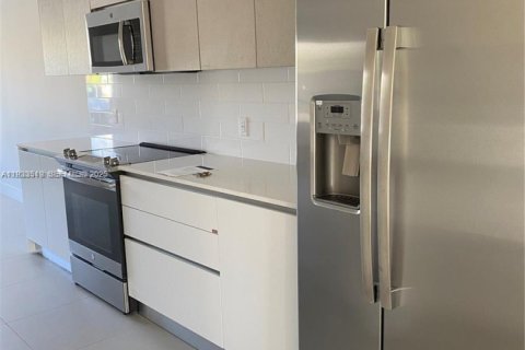 Снять в аренду кондоминиум в Майами, Флорида 3 спальни, 121.61м2, № 1992290 - фото 7