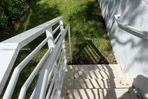 Снять в аренду кондоминиум в Майами, Флорида 3 спальни, 121.61м2, № 1992290 - фото 14