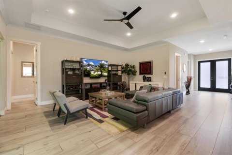 Casa en alquiler en Sorrento, Florida, 4 dormitorios, 262.54 m2 № 2283879 - foto 5