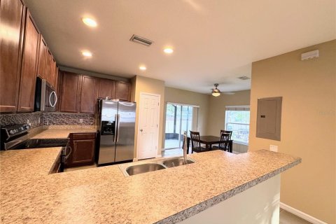 Townhouse in Pinellas Park, Florida 3 bedrooms, 149.57 sq.m. № 2394458 - photo 10