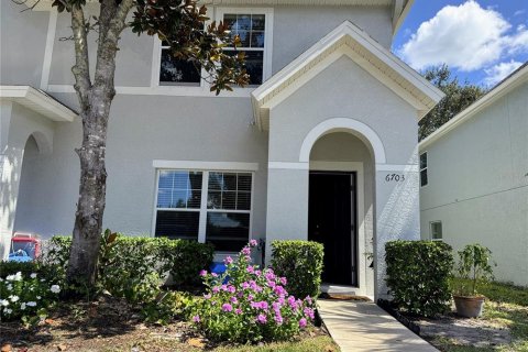 Townhouse in Pinellas Park, Florida 3 bedrooms, 149.57 sq.m. № 2394458 - photo 2