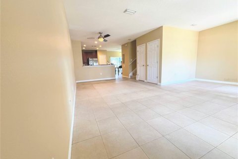Townhouse in Pinellas Park, Florida 3 bedrooms, 149.57 sq.m. № 2394458 - photo 5