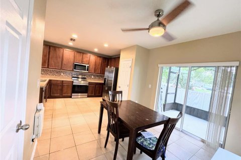 Townhouse in Pinellas Park, Florida 3 bedrooms, 149.57 sq.m. № 2394458 - photo 11