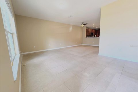 Townhouse in Pinellas Park, Florida 3 bedrooms, 149.57 sq.m. № 2394458 - photo 3