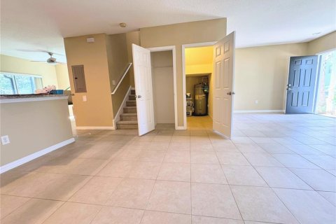 Townhouse in Pinellas Park, Florida 3 bedrooms, 149.57 sq.m. № 2394458 - photo 6